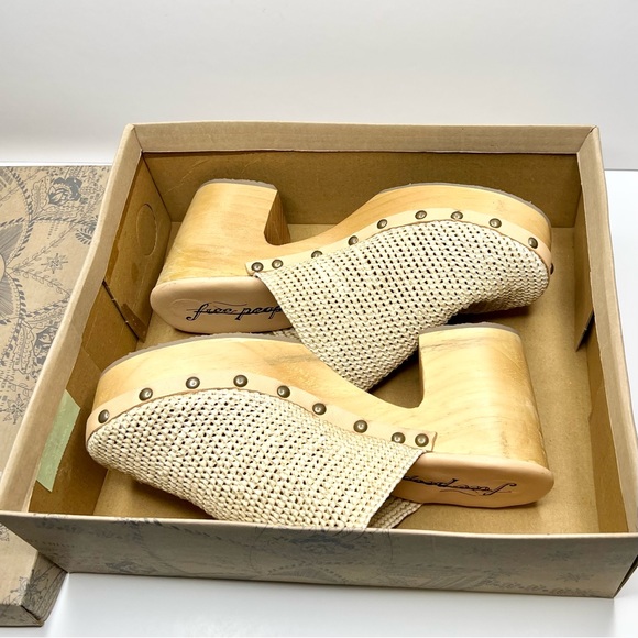 Free People Claudia Crochet Studded Leather Clogs Beige Size 39 - Picture 4 of 11